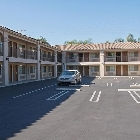 Burbank Inn And Suites Екстер'єр фото