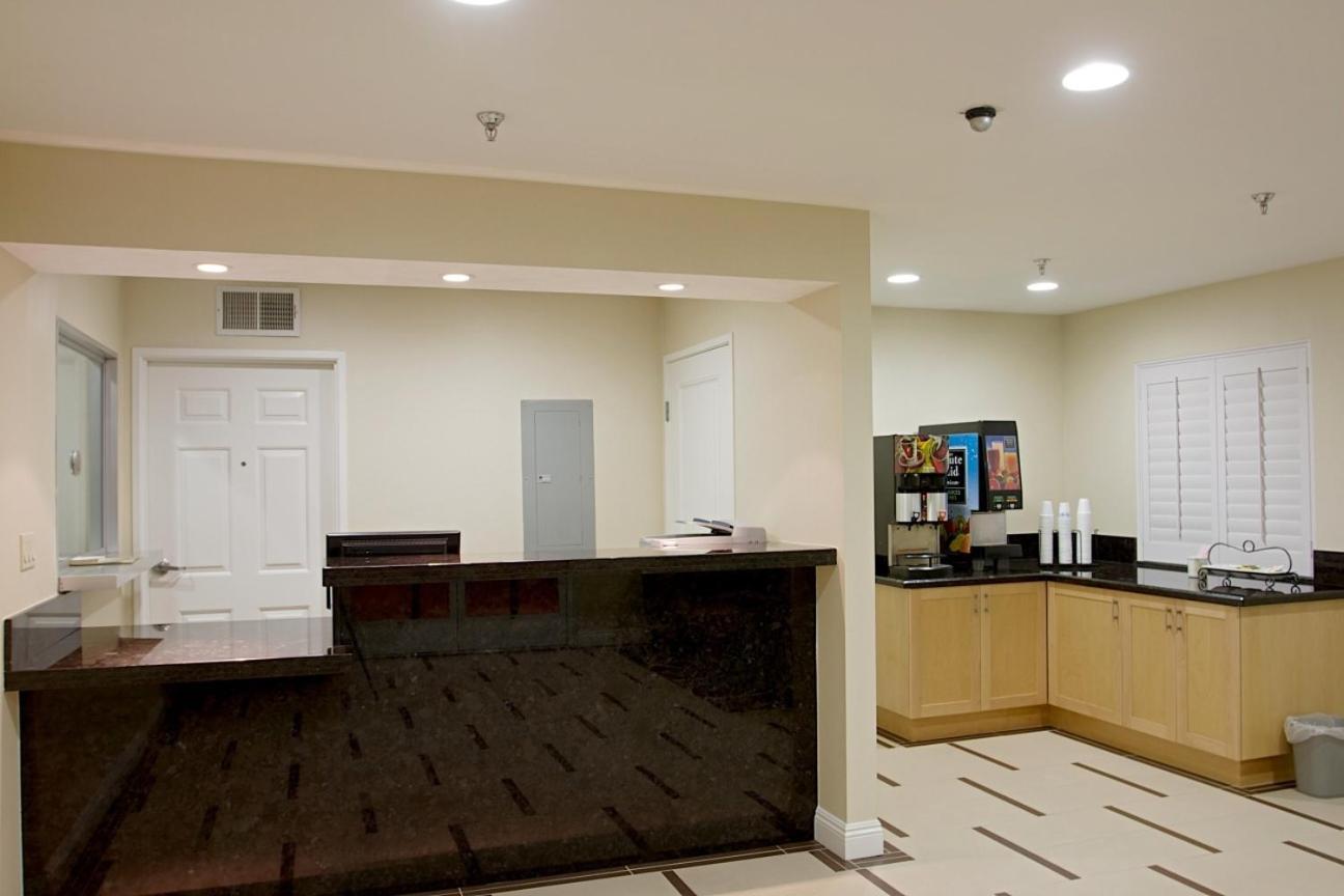 Burbank Inn And Suites Інтер'єр фото