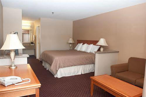 Burbank Inn And Suites Екстер'єр фото