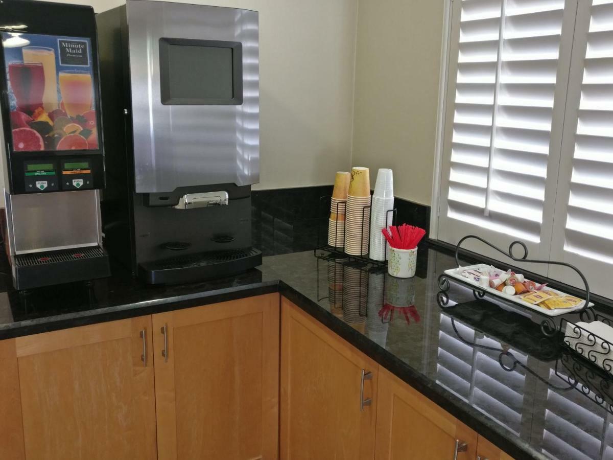 Burbank Inn And Suites Екстер'єр фото