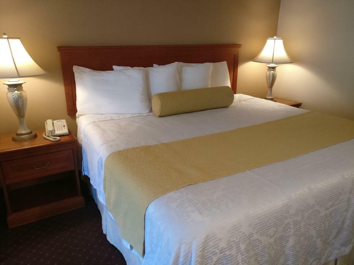 Burbank Inn And Suites Екстер'єр фото