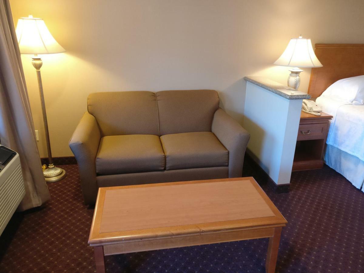 Burbank Inn And Suites Екстер'єр фото