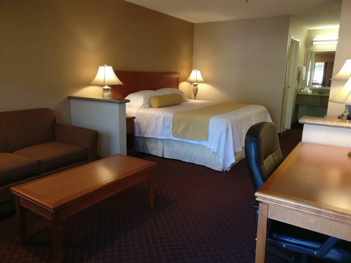 Burbank Inn And Suites Екстер'єр фото