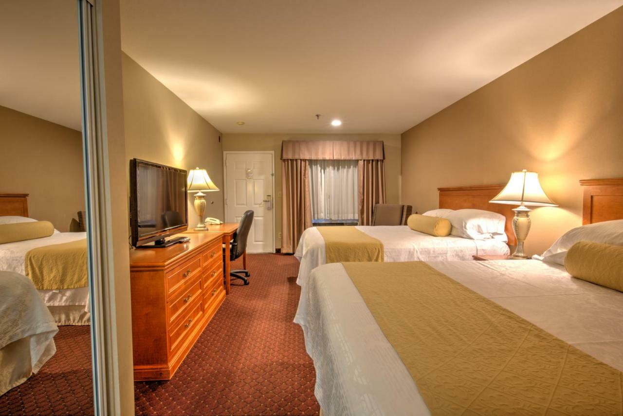 Burbank Inn And Suites Екстер'єр фото
