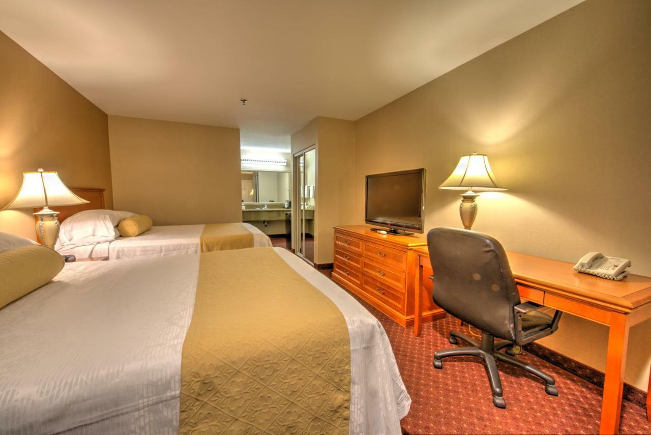 Burbank Inn And Suites Екстер'єр фото