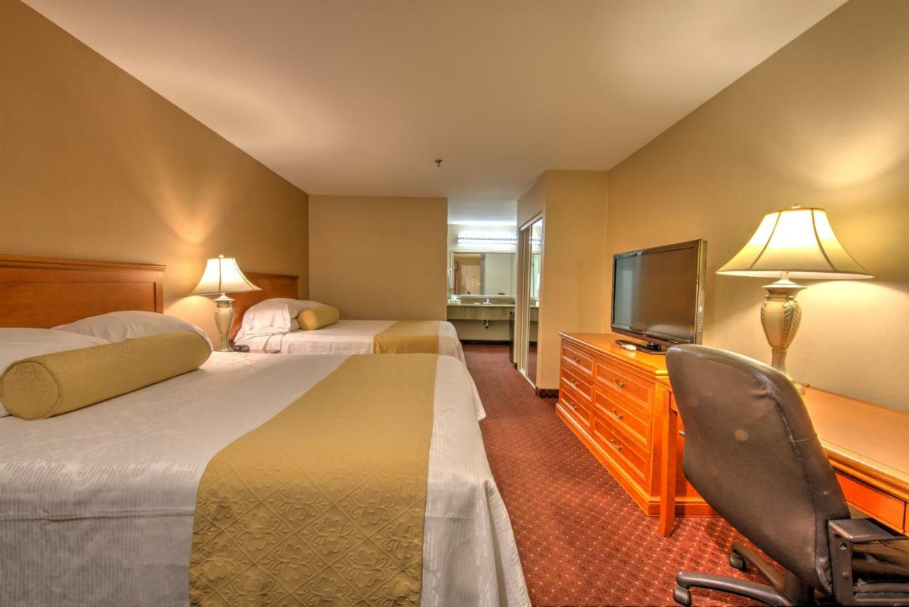 Burbank Inn And Suites Екстер'єр фото